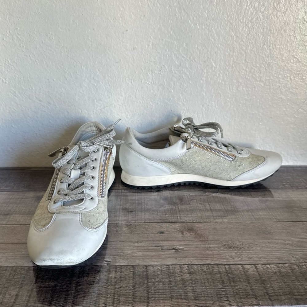 Amalfi Women’s Fedro Dual Zipper Sneakers Size: 9.5M
